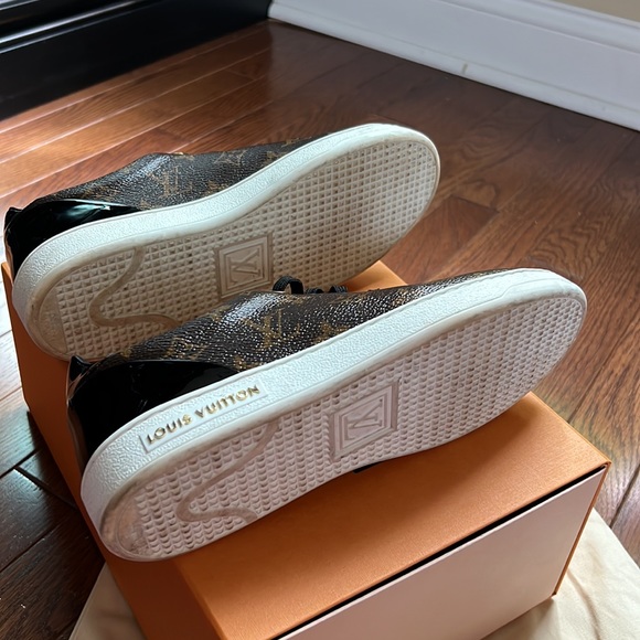 Louis Vuitton FRONTROW SNEAKER sz 38 - Picture 6 of 8